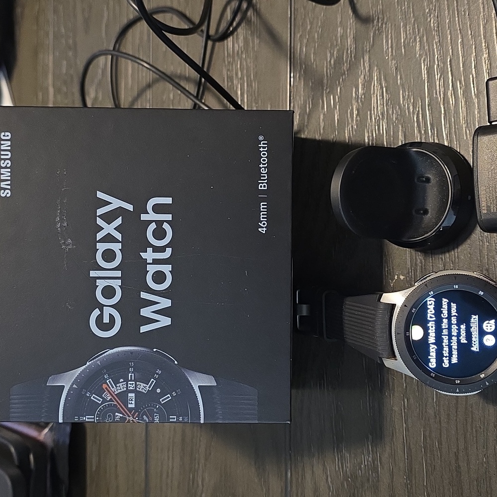 Samsung Galaxy Watch 46mm - Silver and Black